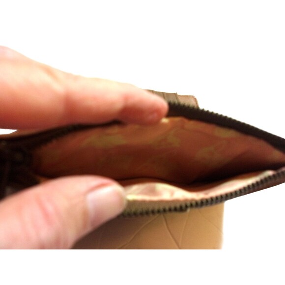 Loungefly  Baby Yoda Grogu Wallet Star Wars The Mandalorian Faux Leather Disney - Picture 5 of 5